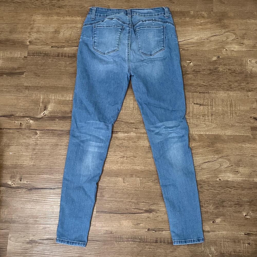Jeans - Picture 2 of 4